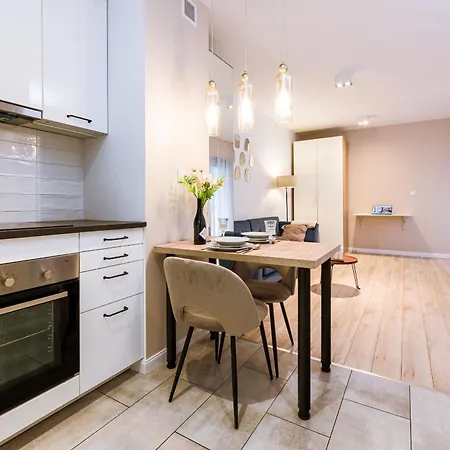Apartman Grabiszynska - Balcony & Workspace - By Rentujemy
